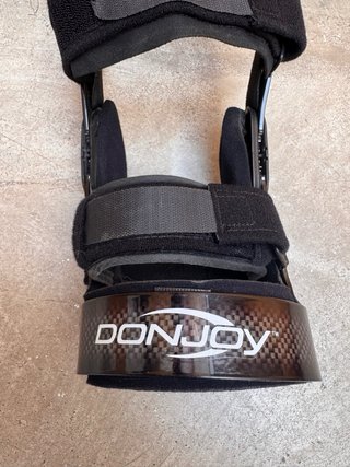 Rodillera Donjoy Fullforce Fibra Carbono