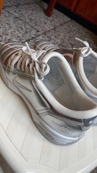Zapatillas Nike T90 plateadas talla 42