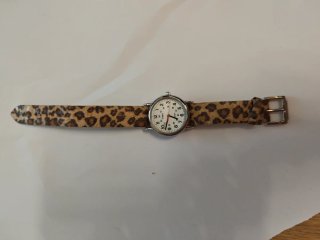 Reloj Timex con correa estampado animal