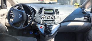 Mitsubishi Grandis 2006