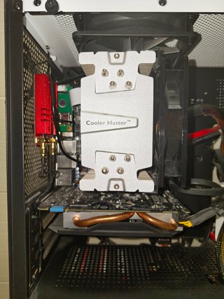 Intel i5, 16GB RAM, GTX 960, SSD 120GB, NZXT H400