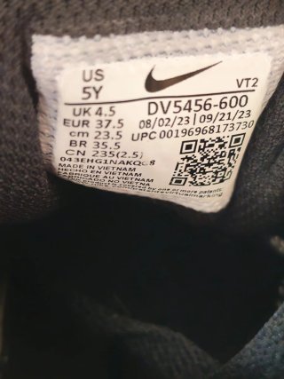 Nike Court Borough Negro y Rojo