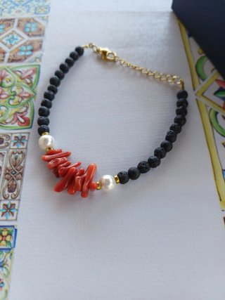 Bracciale Corallo e Pietra Lavica