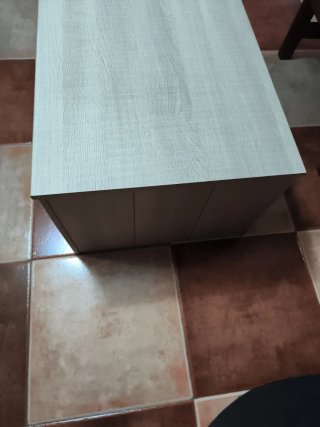 Mesa de centro de madera beige
