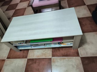 Mesa de centro de madera beige