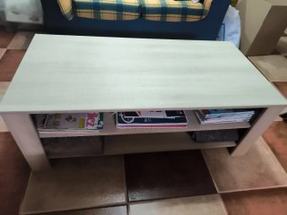 Mesa de centro de madera beige