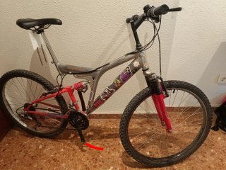 Bicicleta BTT avería rosca pedal