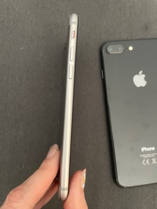 iPhone 7 y 8 plus para piezas (funcionan ambos)