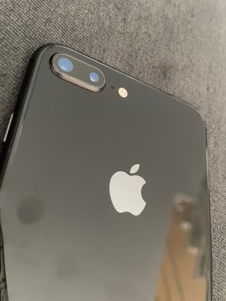 iPhone 7 y 8 plus para piezas (funcionan ambos)