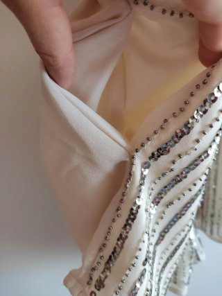 Mono corto beige y brillante