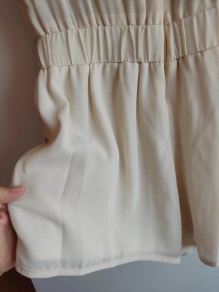 Mono corto beige y brillante