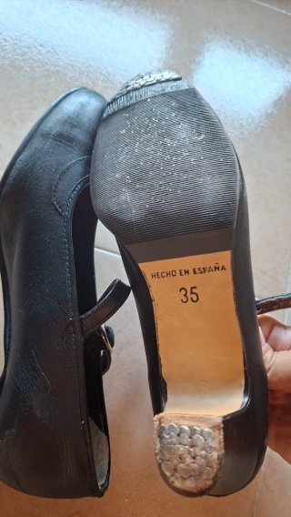 Zapatos con clavos talla 35