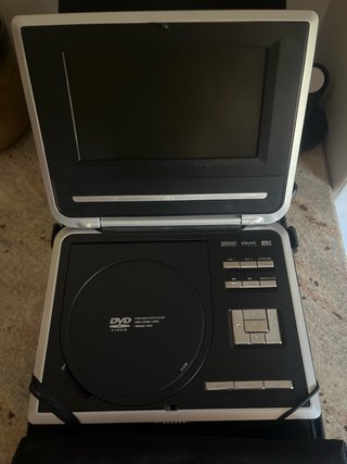 DVD Portátil Airis 7 LW268