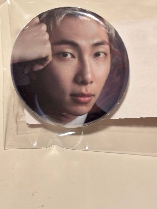 Pin BTS