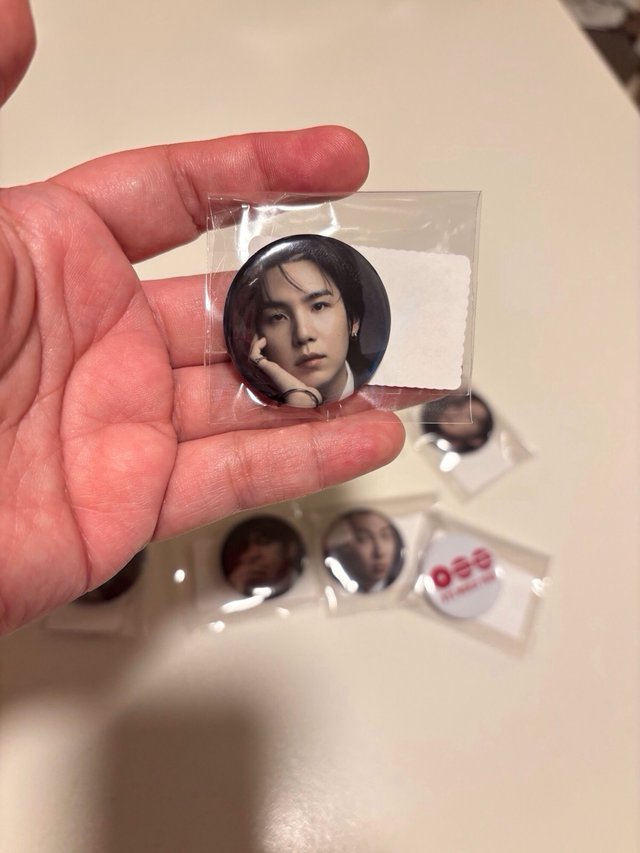 Pin BTS
