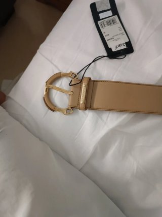 Cinturón Escada Piel Beige Hebilla Dorada