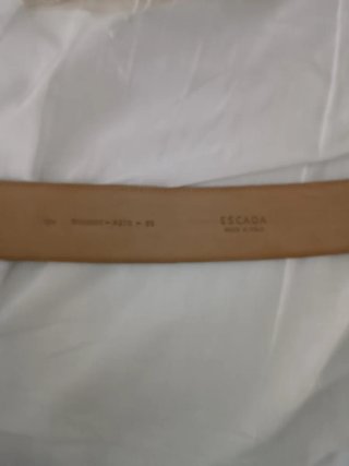 Cinturón Escada Piel Beige Hebilla Dorada
