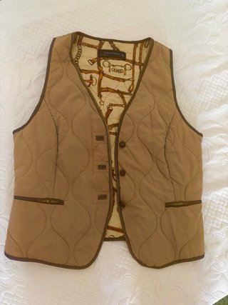 Chaleco Zara Beige con Estampado
