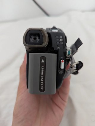 Sony Handycam DCR-DVD92E con accesorios
