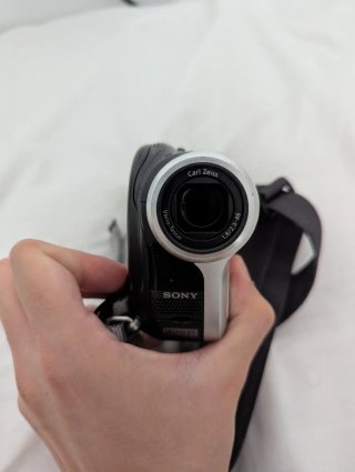 Sony Handycam DCR-DVD92E con accesorios