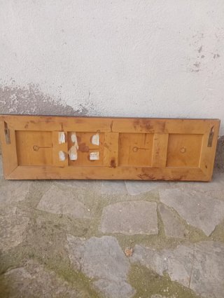 Perchero de madera con 4 pomos