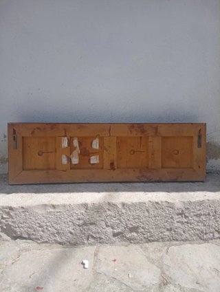 Perchero de madera con 4 pomos