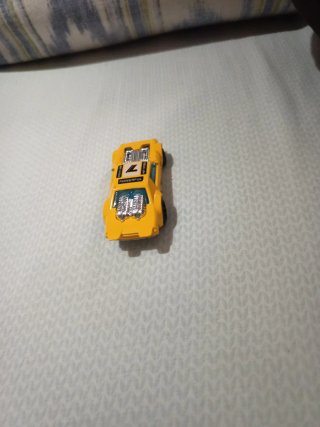 Coche Hot Wheels Amarillo