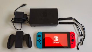 Nintendo Switch Azul/Rojo + Dock y Accesorios