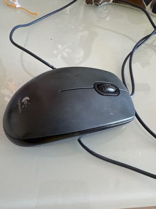 Ratón Logitech con cable