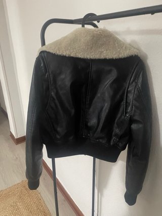 Chaqueta corta polipiel Mango pelo S