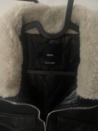 Chaqueta corta polipiel Mango pelo S