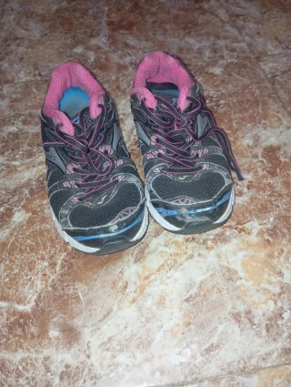 Zapatillas deportivas Joma negras y rosas