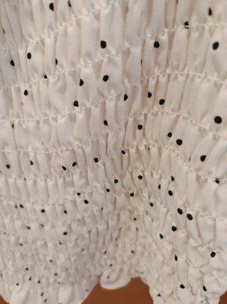 Top blanco lunares negros