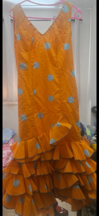 Traje de flamenca naranja lunares