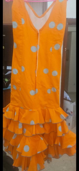 Traje de flamenca naranja lunares