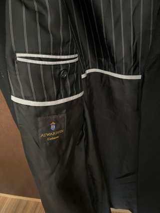 Elegante abrigo Atwardson 85% Cachemira T.50