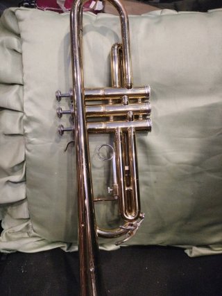 Trompeta Holton T-602 Collegiate