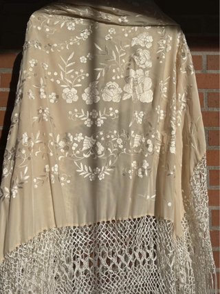Mantón Manila Grande Beige/Crema Bordado