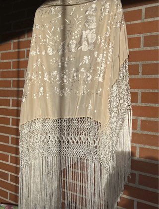 Mantón Manila Grande Beige/Crema Bordado