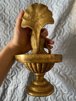 Shivalingam de bronce con serpiente