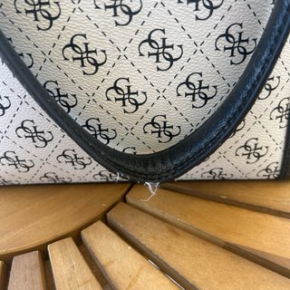 Bolso Tote Guess Noelle Original Negro/Blanco