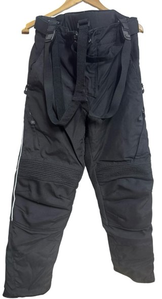 Chaqueta impermeable moto negra
