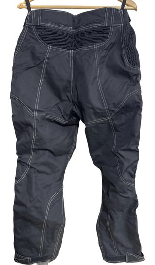 Chaqueta impermeable moto negra