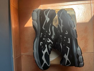 Asics Gel NYC negras y grises