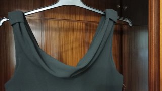 Vestido negro fiesta con volantes