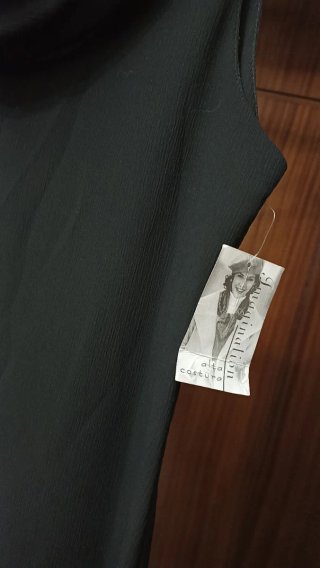 Vestido negro fiesta con volantes