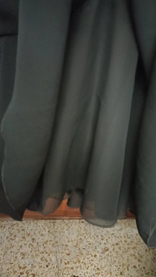 Vestido negro fiesta con volantes
