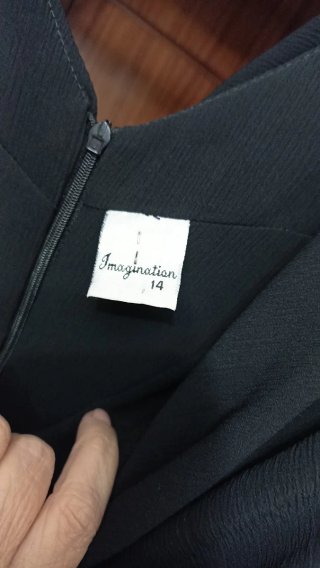 Vestido negro fiesta con volantes