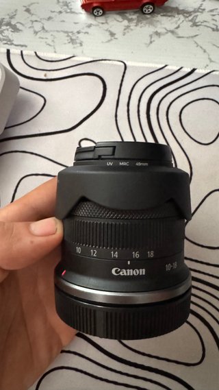 Canon RF-S 10-18mm f/4.5-6.3 IS STM + Parasol y UV