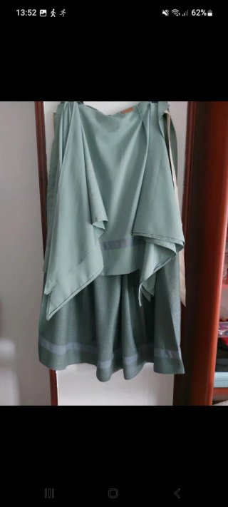 Traje de dos piezas verde
